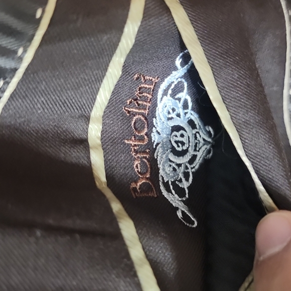 Bertolini Wool and Silk Blend - Picture 7 of 7